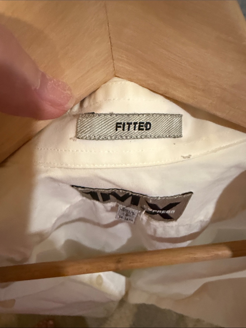 Shirt — Classic Button-Up - Picture 6 of 7